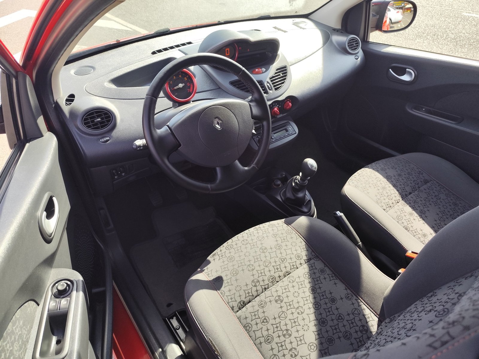 RENAULT TWINGO RIP CURL 1.2 GASOLINA 75 CV 2011 144.000 KM MANUAL