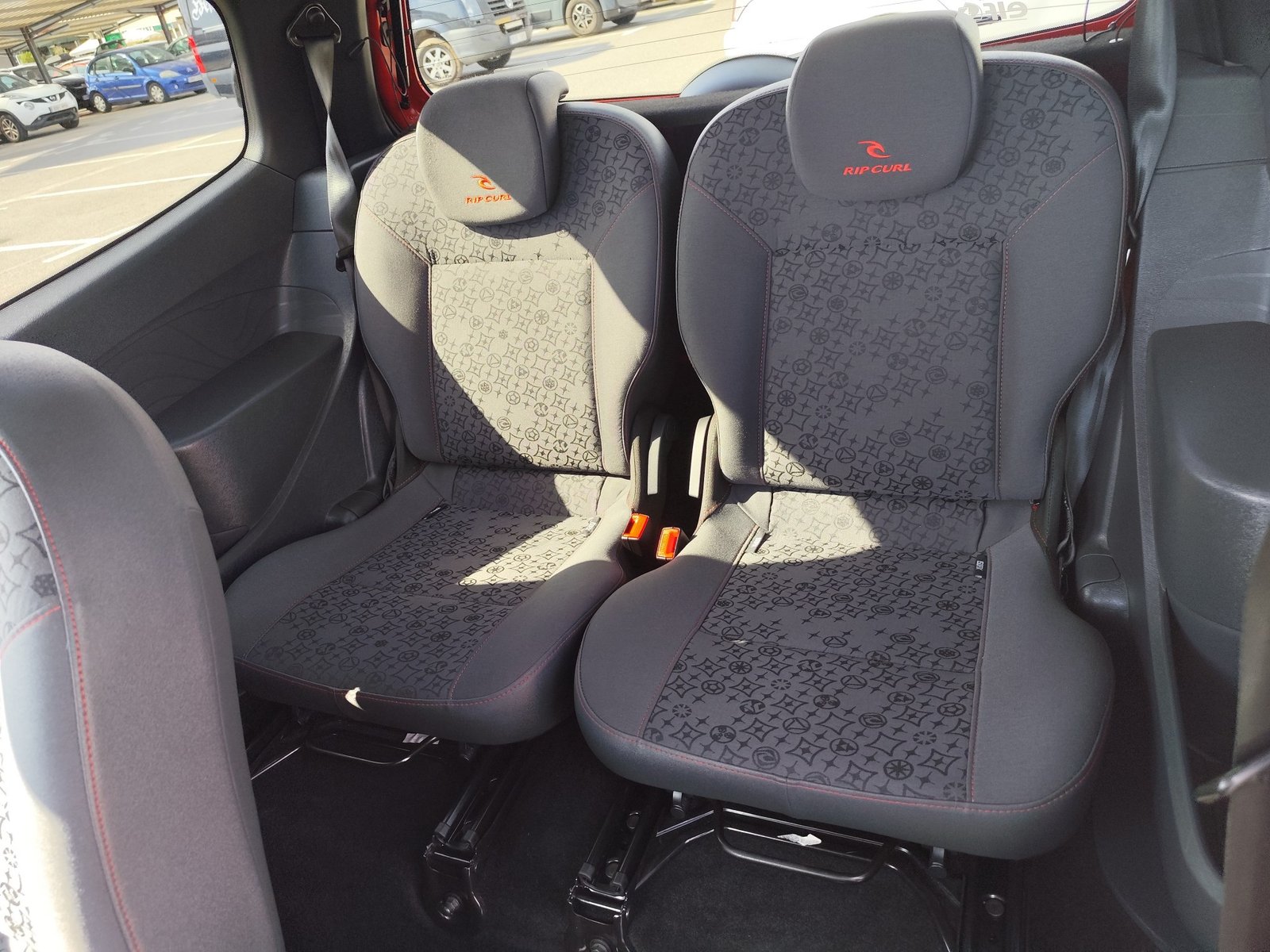 RENAULT TWINGO RIP CURL 1.2 GASOLINA 75 CV 2011 144.000 KM MANUAL